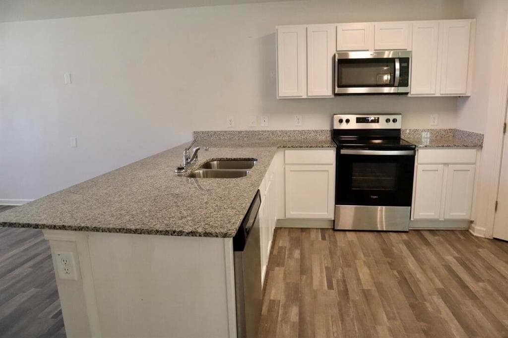 4 bedroom, 3 bathroom, 1,826 sq ft single family residence for sale at 386 Village Creek Drive, Chatsworth, GA 30705 — photo 4