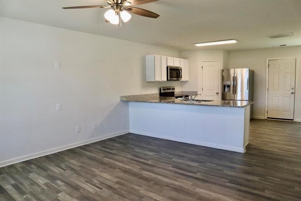 4 bedroom, 3 bathroom, 1,826 sq ft single family residence for sale at 386 Village Creek Drive, Chatsworth, GA 30705 — photo 7