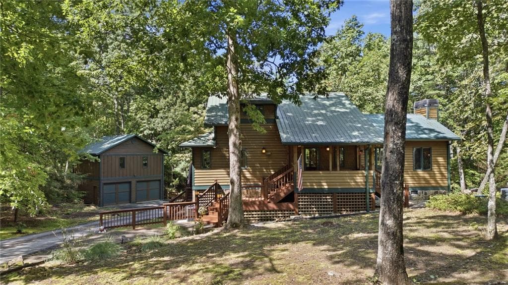 4 bedroom, 3 bathroom, 2,390 sq ft single family residence for sale at 39 Brenary Drive, Lakemont, GA 30552