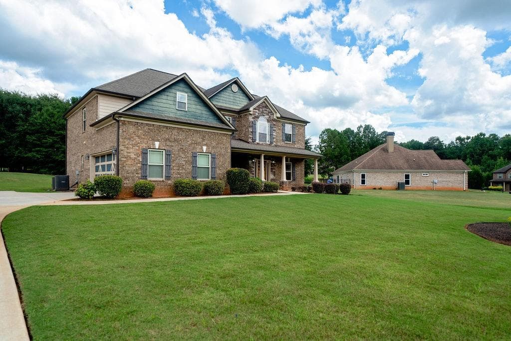4 bedroom, 3 bathroom, 2,963 sq ft single family residence under contract at 158 Walcille Lane, Mcdonough, GA 30252 — photo 3