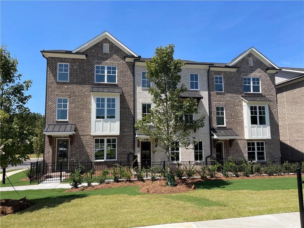 3 bedroom, 4 bathroom, 2,162 sq ft townhouse for sale at 3256 Brunel Lane 20, Peachtree Corners, GA 30092