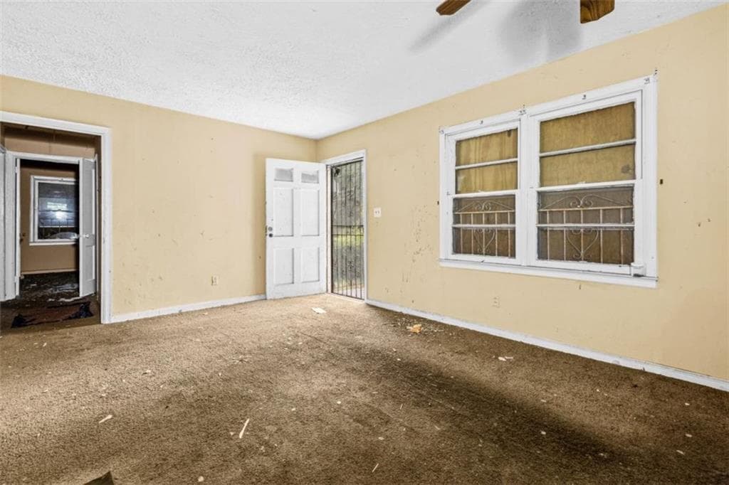3 bedroom, 1 bathroom, 925 sq ft single family residence for sale at 449 Hamilton E Holmes Drive, Atlanta, GA 30318 — photo 3