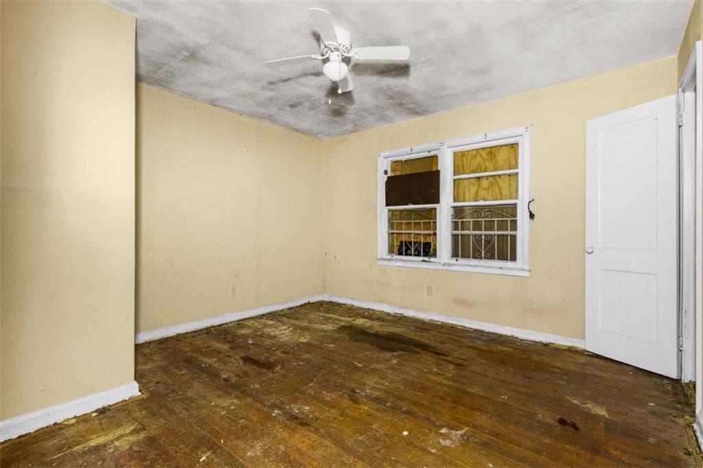 3 bedroom, 1 bathroom, 925 sq ft single family residence for sale at 449 Hamilton E Holmes Drive, Atlanta, GA 30318 — photo 9
