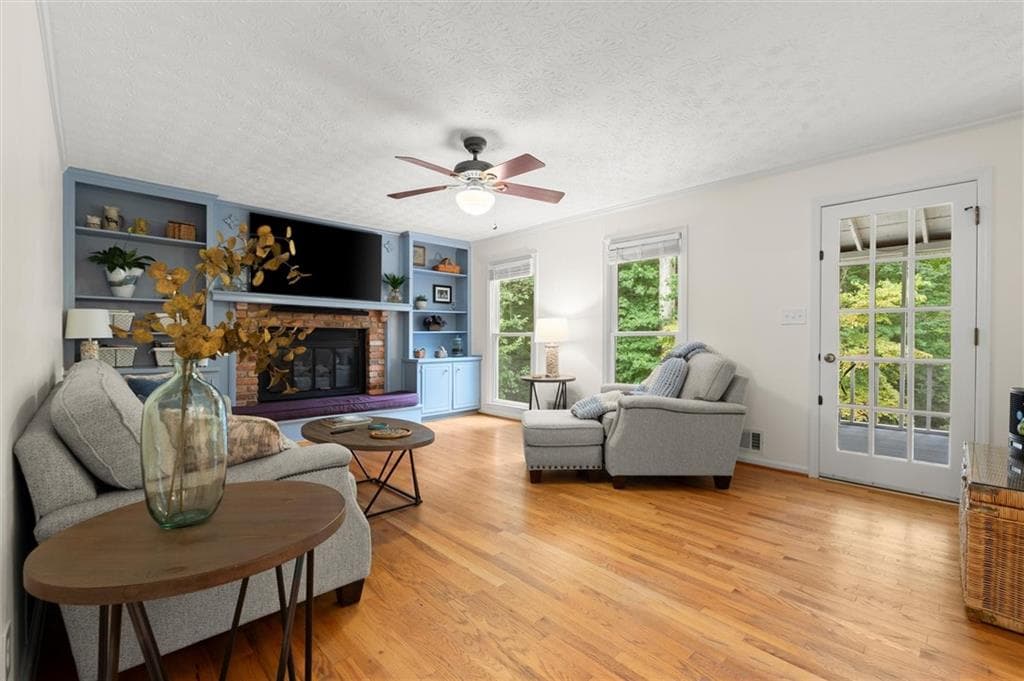 4 bedroom, 4 bathroom, 2,332 sq ft single family residence under contract at 3612 Candlewood Way, Marietta, GA 30066 — photo 3