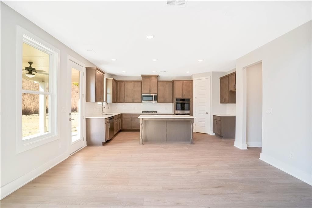 5 bedroom, 4 bathroom, 2,900 sq ft single family residence for sale at 2576 Parkside Way Homesite 15, Gainesville, GA 30507 — photo 5