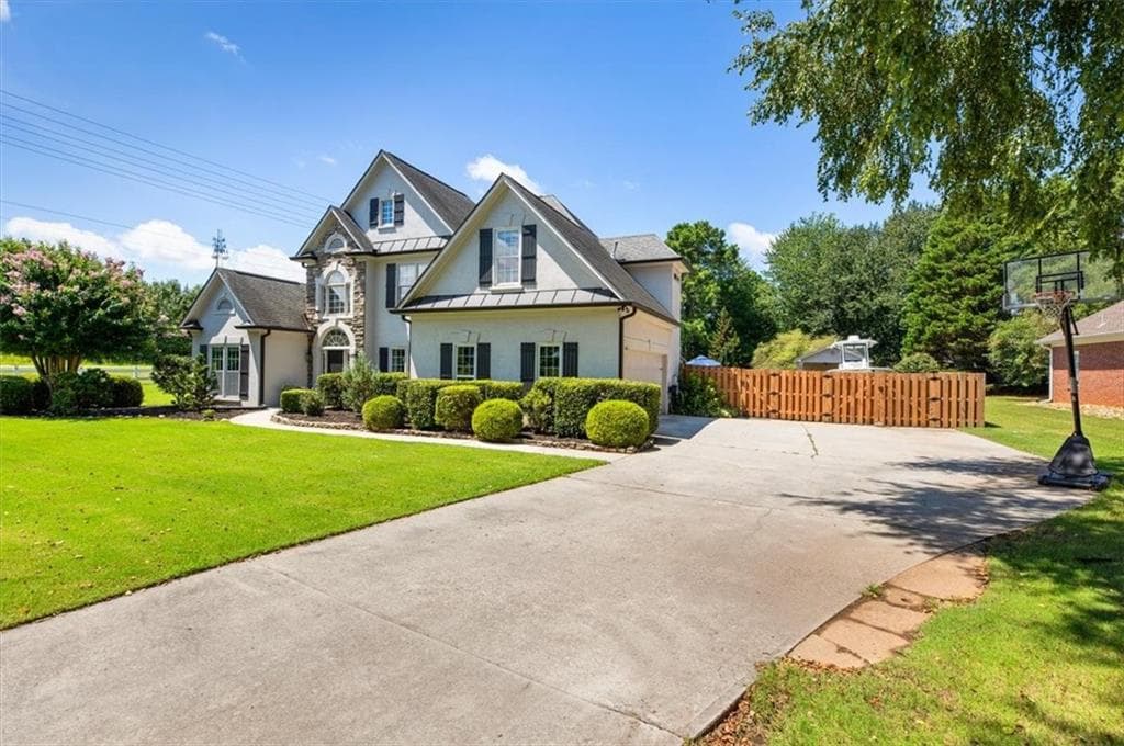 4 bedroom, 3 bathroom, 3,748 sq ft single family residence under contract at 6255 Chestnut Hill Road, Flowery Branch, GA 30542 — photo 2