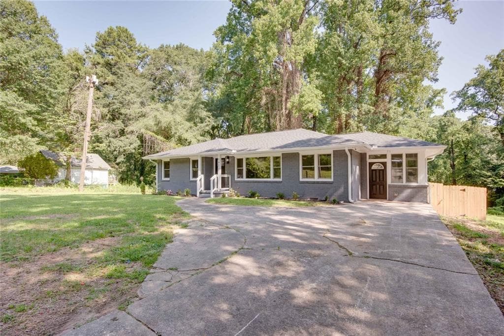 3 bedroom, 2 bathroom, 1,520 sq ft single family residence for sale at 1827 North Avenue, Atlanta, GA 30318 — photo 4
