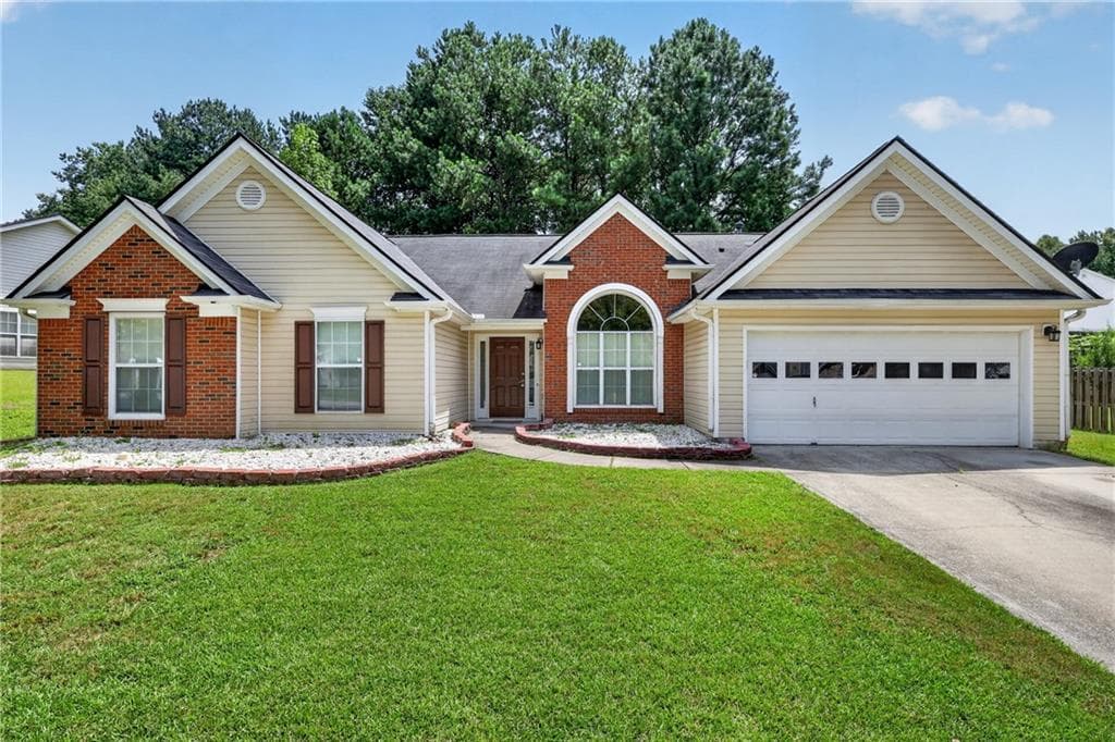 3 bedroom, 2 bathroom, 2,055 sq ft single family residence for sale at 1142 Autumn Glen Way, Dacula, GA 30019 — photo 3