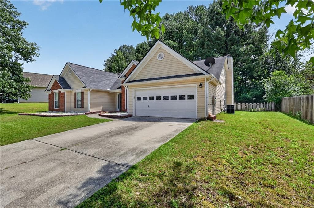 3 bedroom, 2 bathroom, 2,055 sq ft single family residence for sale at 1142 Autumn Glen Way, Dacula, GA 30019 — photo 5