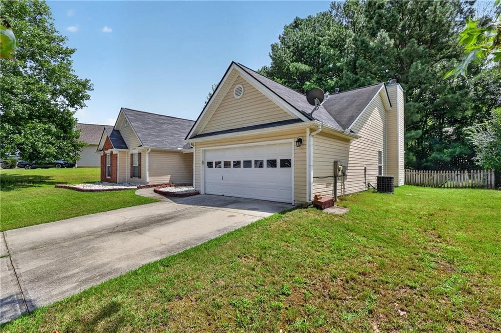 3 bedroom, 2 bathroom, 2,055 sq ft single family residence for sale at 1142 Autumn Glen Way, Dacula, GA 30019 — photo 6