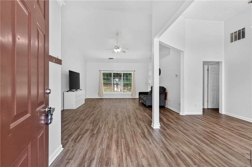 3 bedroom, 2 bathroom, 2,055 sq ft single family residence for sale at 1142 Autumn Glen Way, Dacula, GA 30019 — photo 9