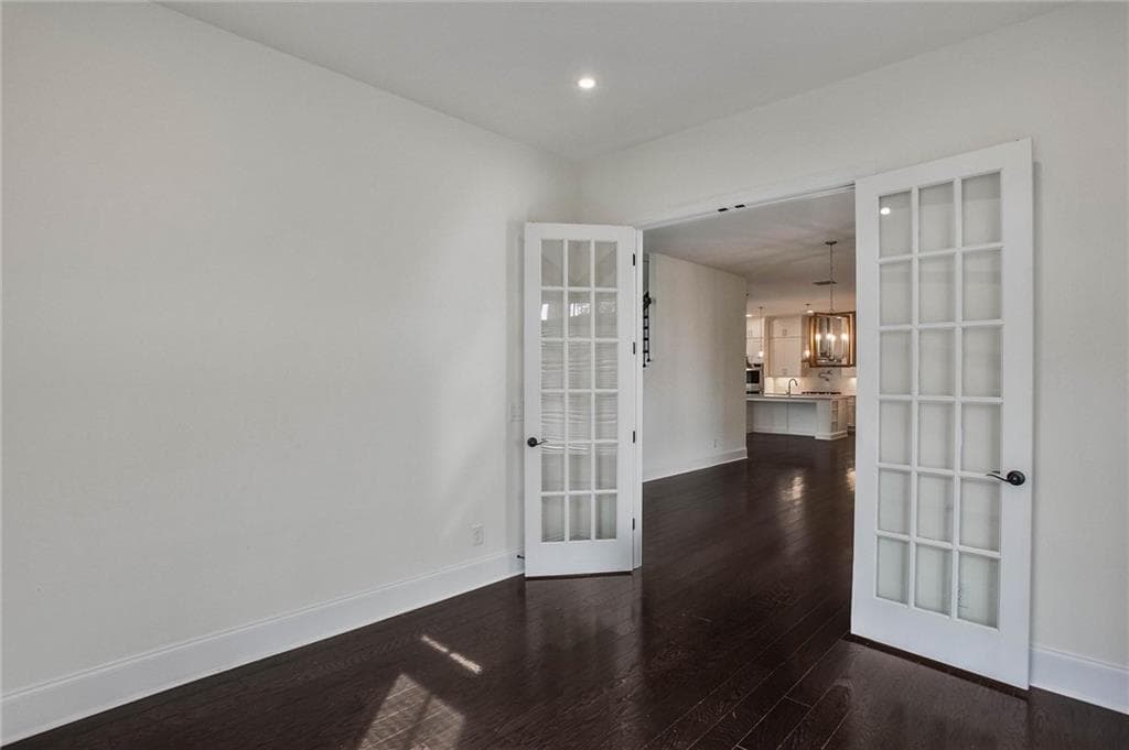 5 bedroom, 4 bathroom, 3,566 sq ft single family residence for sale at 3330 Carswell Bend, Cumming, GA 30028 — photo 8