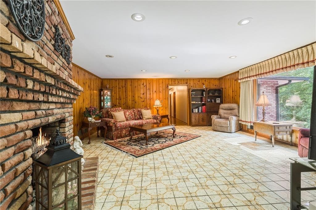 5 bedroom, 5 bathroom, 4,748 sq ft single family residence for sale at 4671 Dogwood Drive, Acworth, GA 30101 — photo 6