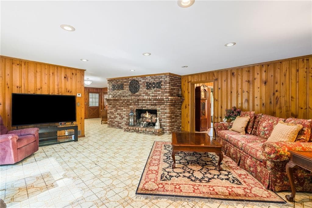 5 bedroom, 5 bathroom, 4,748 sq ft single family residence for sale at 4671 Dogwood Drive, Acworth, GA 30101 — photo 4