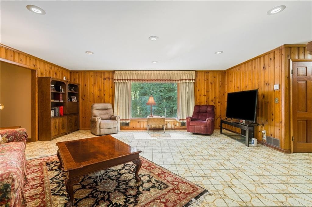 5 bedroom, 5 bathroom, 4,748 sq ft single family residence for sale at 4671 Dogwood Drive, Acworth, GA 30101 — photo 5