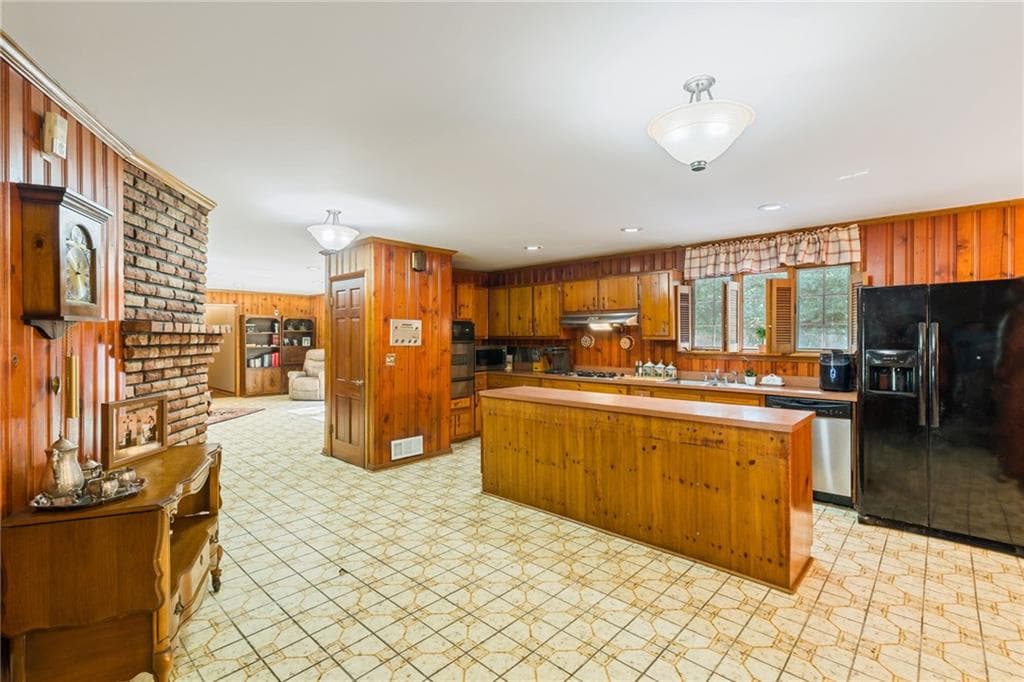 5 bedroom, 5 bathroom, 4,748 sq ft single family residence for sale at 4671 Dogwood Drive, Acworth, GA 30101 — photo 9
