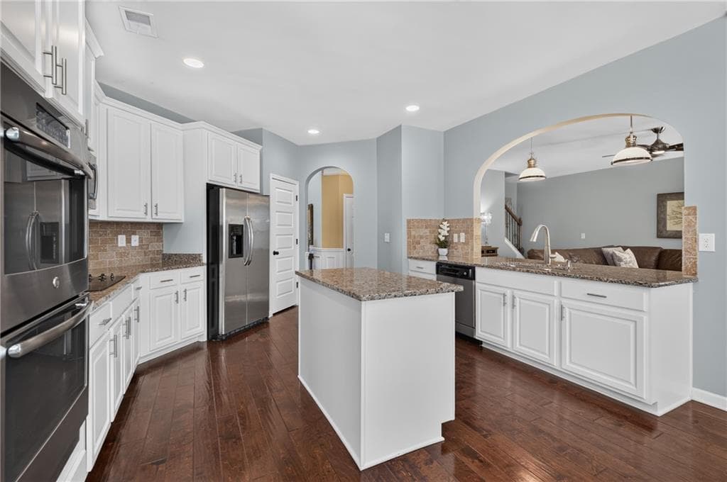 4 bedroom, 3 bathroom, 3,220 sq ft single family residence for sale at 8742 Hamil Court, Douglasville, GA 30135 — photo 9