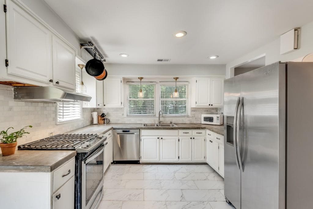 triplex under contract at 1377 Scott Boulevard, Decatur, GA 30030 — photo 9