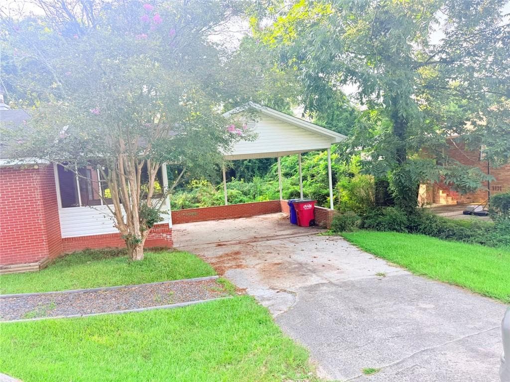 4 bedroom, 3 bathroom, 2,473 sq ft single family residence for sale at 661 Wimbish Road, Macon, GA 31210 — photo 2