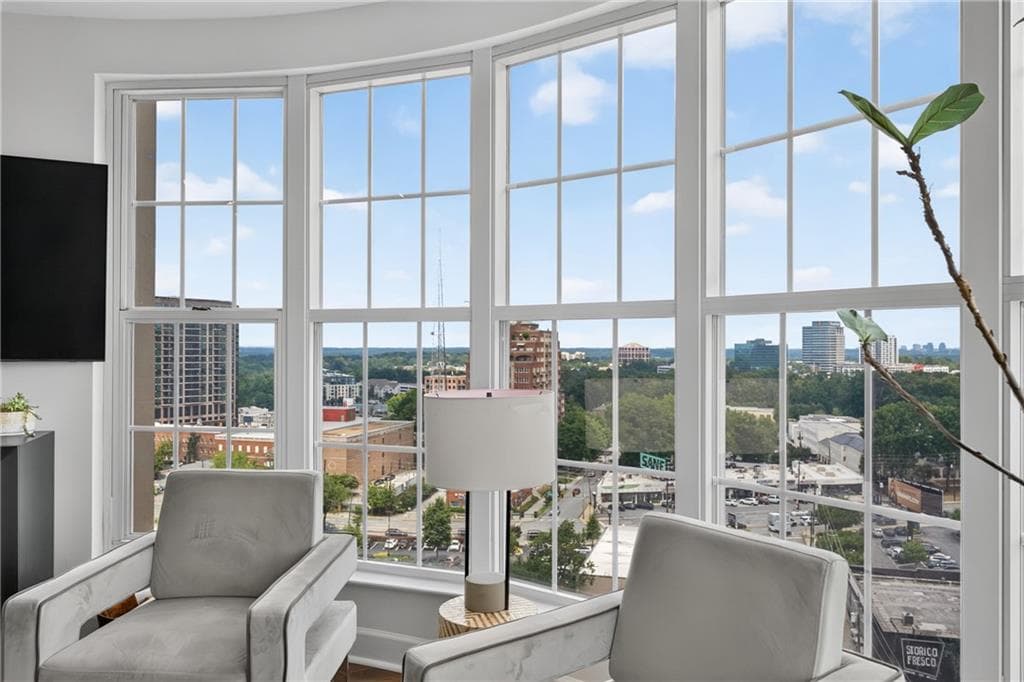 2 bedroom, 2 bathroom, 1,333 sq ft condominium for sale at 325 E Paces Ferry Road 1702, Atlanta, GA 30305 — photo 6