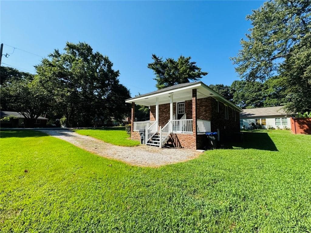 2 bedroom, 1 bathroom, 951 sq ft single family residence for sale at 246 Bruce Street, Loganville, GA 30052 — photo 2