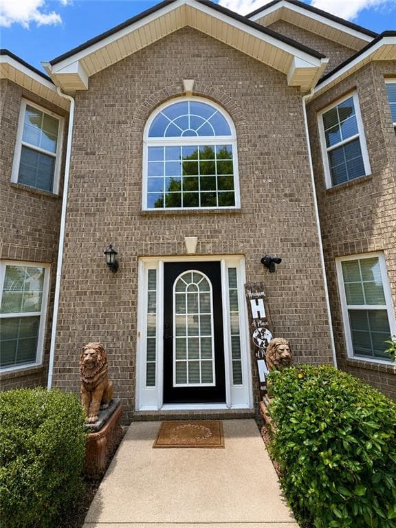 5 bedroom, 3 bathroom, 2,868 sq ft single family residence under contract at 1933 Wilson Manor Circle, Lawrenceville, GA 30045 — photo 3