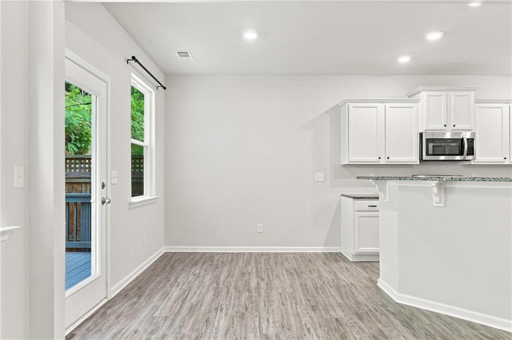 3 bedroom, 3 bathroom, 1,804 sq ft single family residence under contract at 157 Terrace Walk, Woodstock, GA 30189 — photo 9