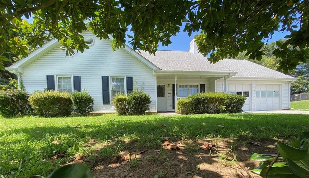 3 bedroom, 2 bathroom, 1,753 sq ft single family residence for sale at 3575 Thrush Court, Loganville, GA 30052 — photo 1 of 27