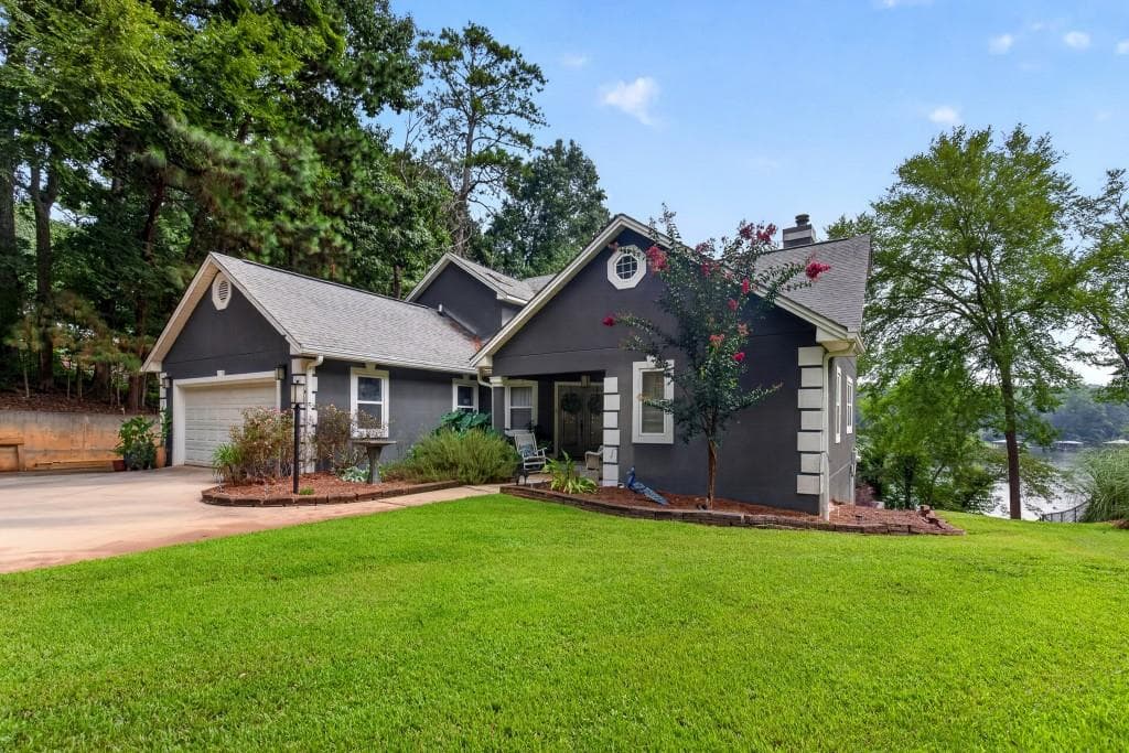 5 bedroom, 3 bathroom, 2,499 sq ft single family residence for sale at 918 Eagle Drive, Monticello, GA 31064 — photo 3