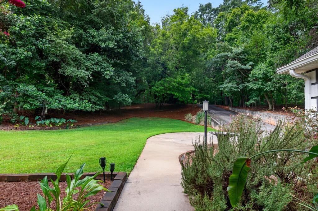 5 bedroom, 3 bathroom, 2,499 sq ft single family residence for sale at 918 Eagle Drive, Monticello, GA 31064 — photo 4