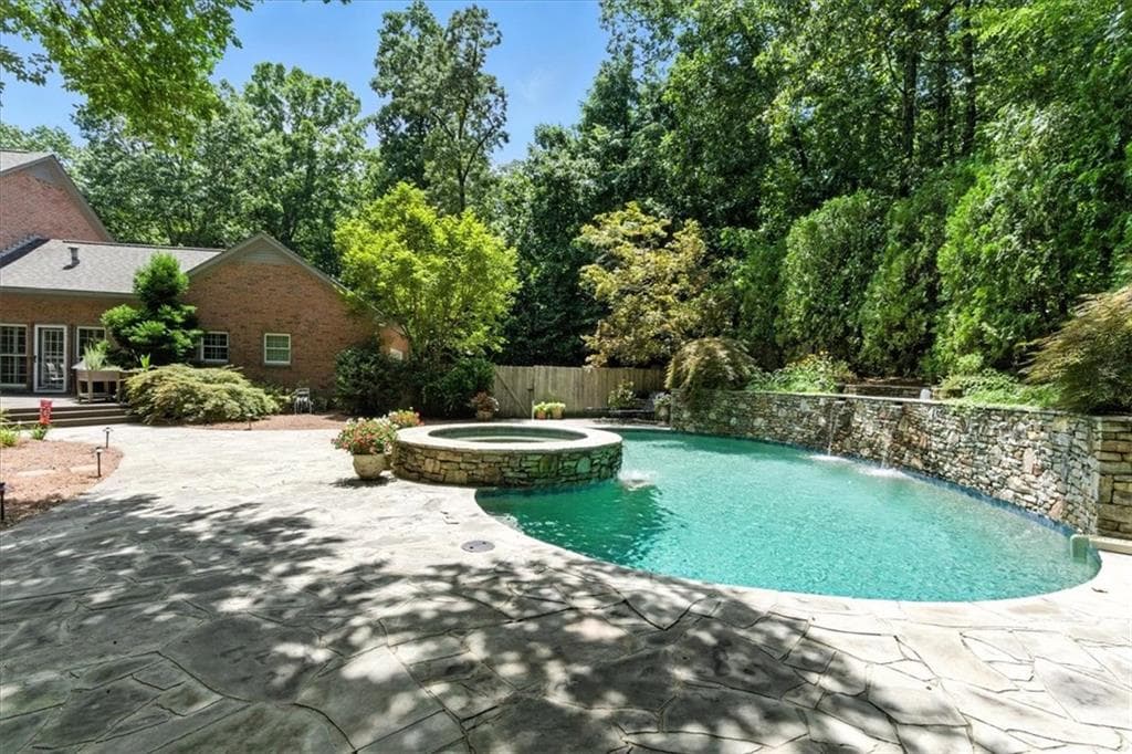 5 bedroom, 5 bathroom, 3,501 sq ft single family residence for sale at 8 Saddle Trail, Rome, GA 30161 — photo 4