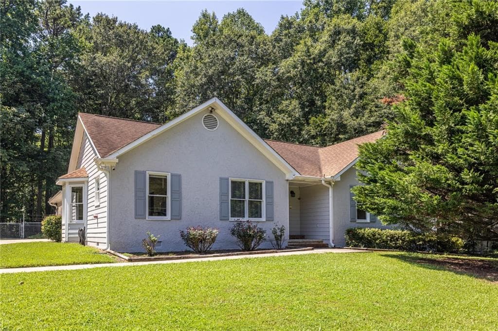 3 bedroom, 2 bathroom, 1,857 sq ft single family residence for sale at 215 Valley Brook Trail, Jonesboro, GA 30238