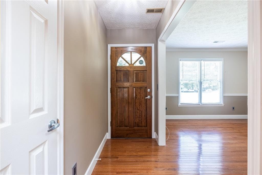 3 bedroom, 2 bathroom, 1,857 sq ft single family residence for sale at 215 Valley Brook Trail, Jonesboro, GA 30238 — photo 4