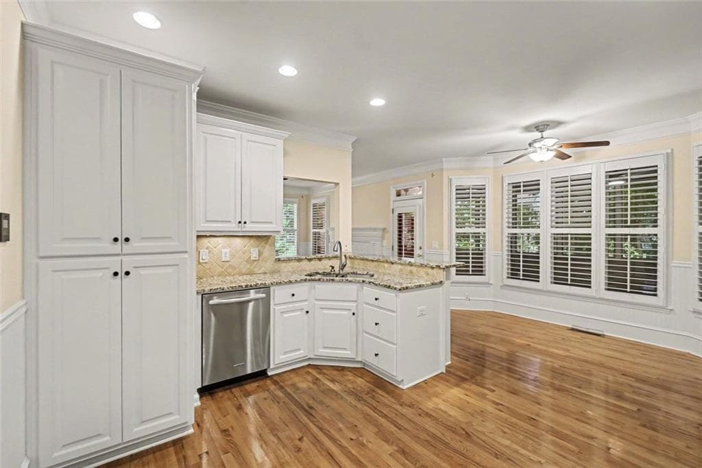 4 bedroom, 4 bathroom, 2,401 sq ft townhouse for sale at 107 Heatherwood Trace, Acworth, GA 30101 — photo 7