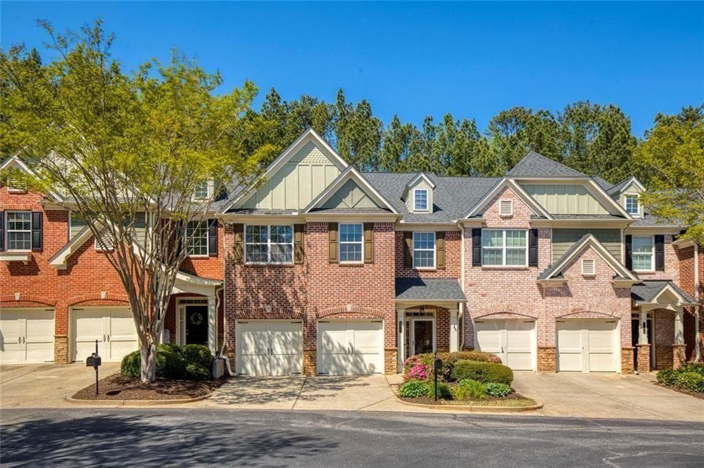 4 bedroom, 4 bathroom, 2,600 sq ft condominium for rent at 1404 Lexington DR, Roswell, GA 30075 for $3,100 a month