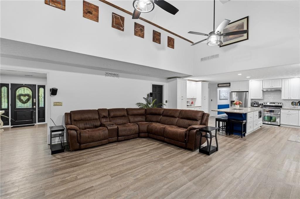 5 bedroom, 3 bathroom, 4,302 sq ft single family residence for sale at 205 High Point Forest Drive, Covington, GA 30016 — photo 3