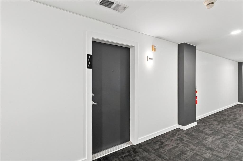 2 bedroom, 1 bathroom, 1,094 sq ft condominium for sale at 800 Peachtree Street 1010, Atlanta, GA 30308 — photo 3
