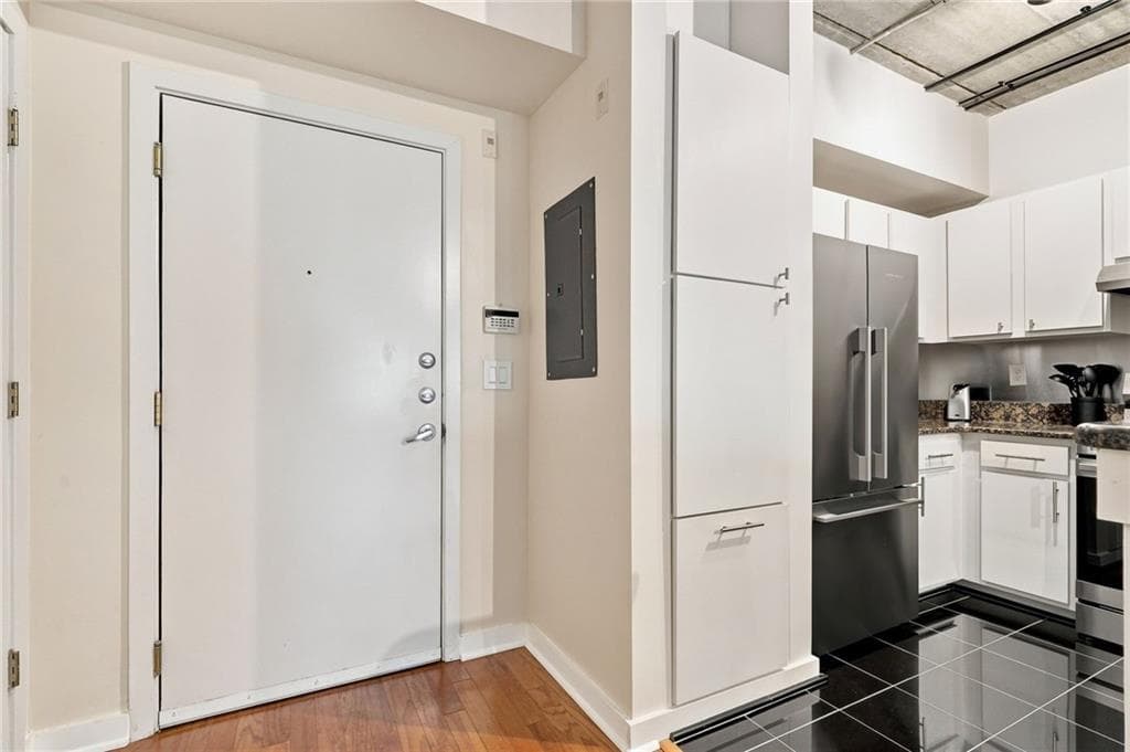 2 bedroom, 1 bathroom, 1,094 sq ft condominium for sale at 800 Peachtree Street 1010, Atlanta, GA 30308 — photo 5