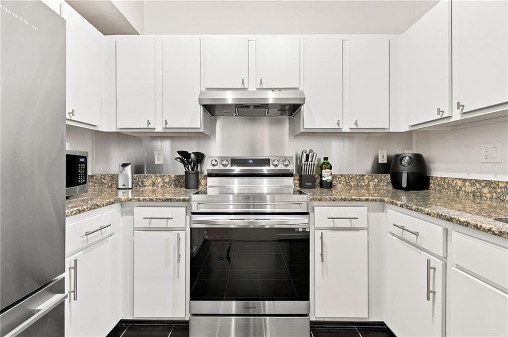 2 bedroom, 1 bathroom, 1,094 sq ft condominium for sale at 800 Peachtree Street 1010, Atlanta, GA 30308 — photo 8