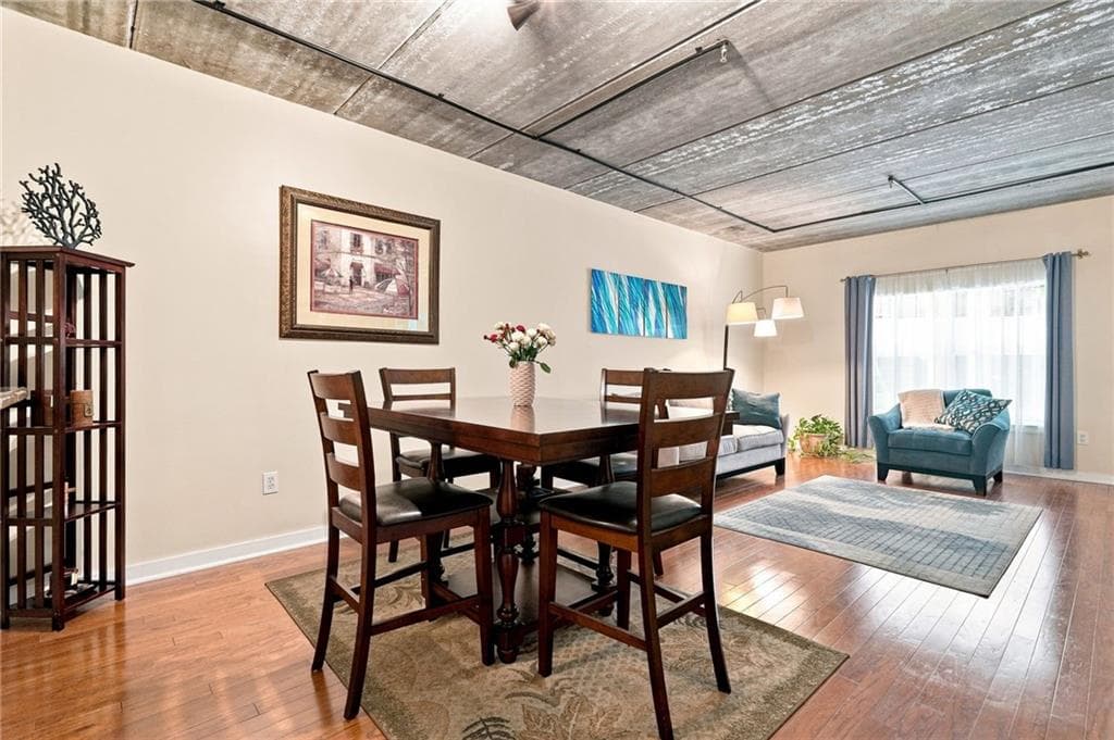 2 bedroom, 1 bathroom, 1,094 sq ft condominium for sale at 800 Peachtree Street 1010, Atlanta, GA 30308
