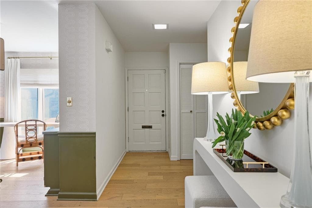 2 bedroom, 3 bathroom, 1,588 sq ft condominium for sale at 27 Ivy Ridge, Atlanta, GA 30342 — photo 3