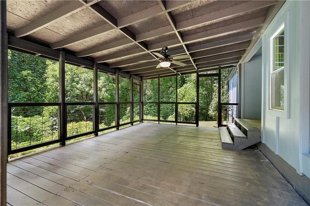 4 bedroom, 3 bathroom, 2,352 sq ft single family residence under contract at 5186 W Holiday Court, Acworth, GA 30102 — photo 4