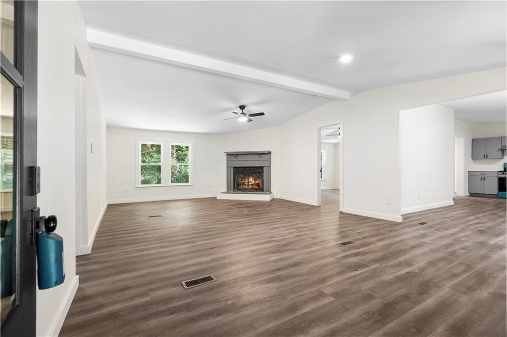 4 bedroom, 3 bathroom, 2,352 sq ft single family residence under contract at 5186 W Holiday Court, Acworth, GA 30102 — photo 7