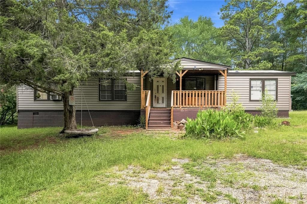 3 bedroom, 2 bathroom single family residence for sale at 155 Skyview Road, Senoia, GA 30276 — photo 4