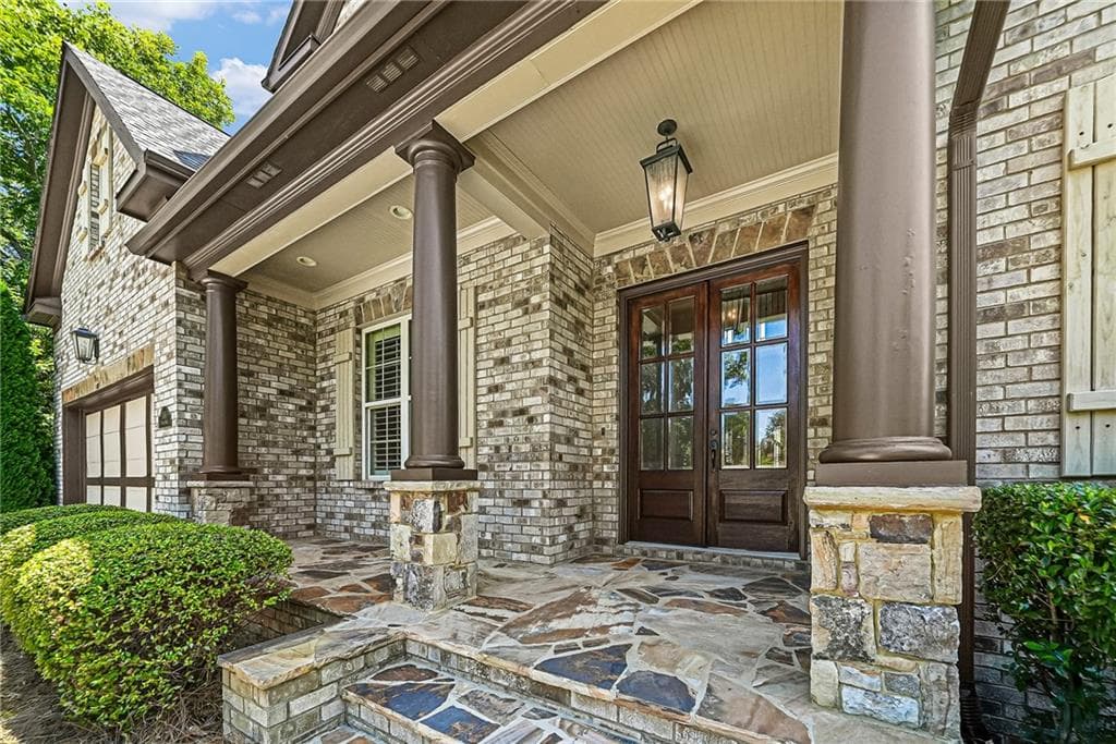 6 bedroom, 5 bathroom, 5,400 sq ft single family residence under contract at 11565 Findley Road, Johns Creek, GA 30097 — photo 5