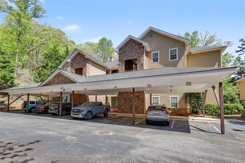 3 bedroom, 2 bathroom, 2,019 sq ft condominium for sale at 146 Gleneagle Court 202E, Clayton, GA 30525 — photo 5