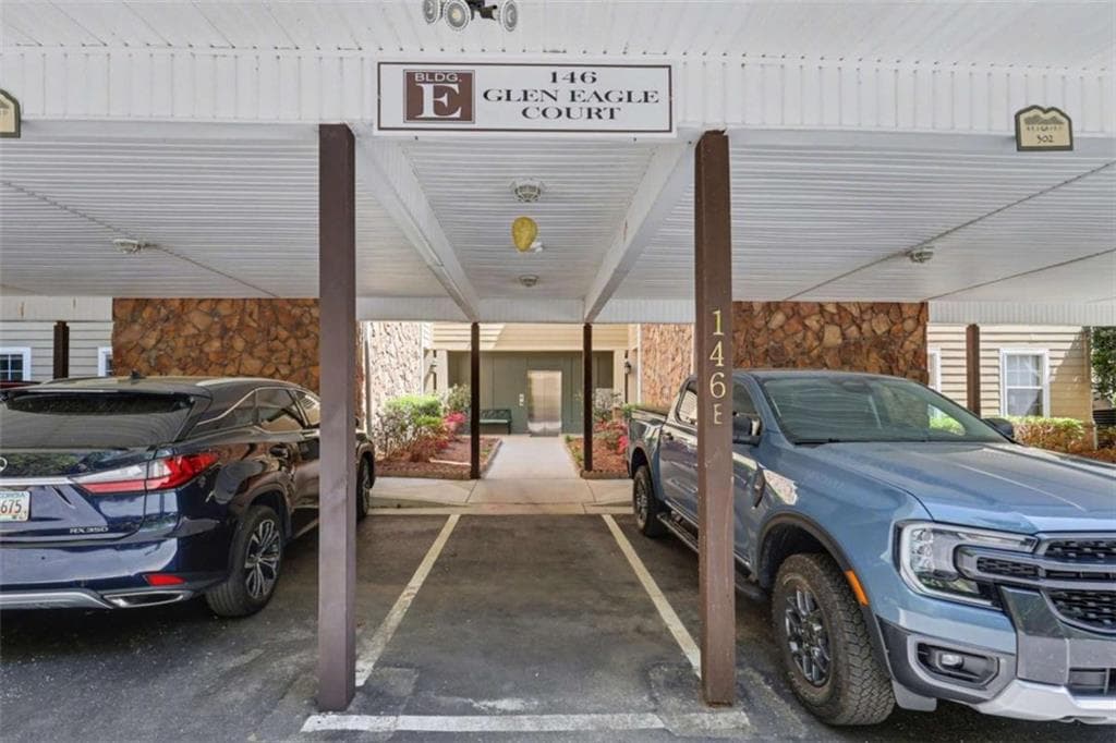 3 bedroom, 2 bathroom, 2,019 sq ft condominium for sale at 146 Gleneagle Court 202E, Clayton, GA 30525 — photo 6
