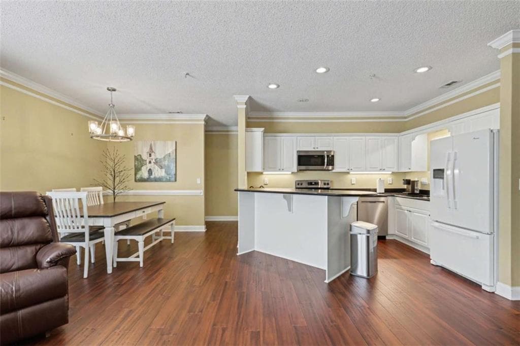 3 bedroom, 2 bathroom, 2,019 sq ft condominium for sale at 146 Gleneagle Court 202E, Clayton, GA 30525 — photo 10