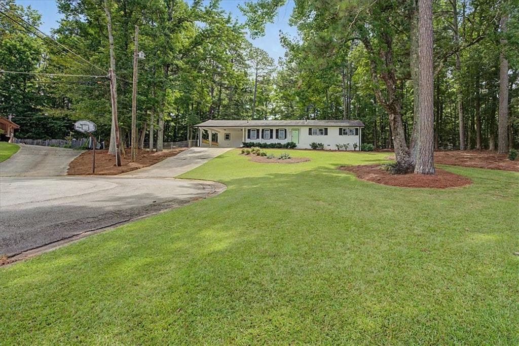 4 bedroom, 3 bathroom, 1,810 sq ft single family residence under contract at 6501 Short Drive, Winston, GA 30187 — photo 3