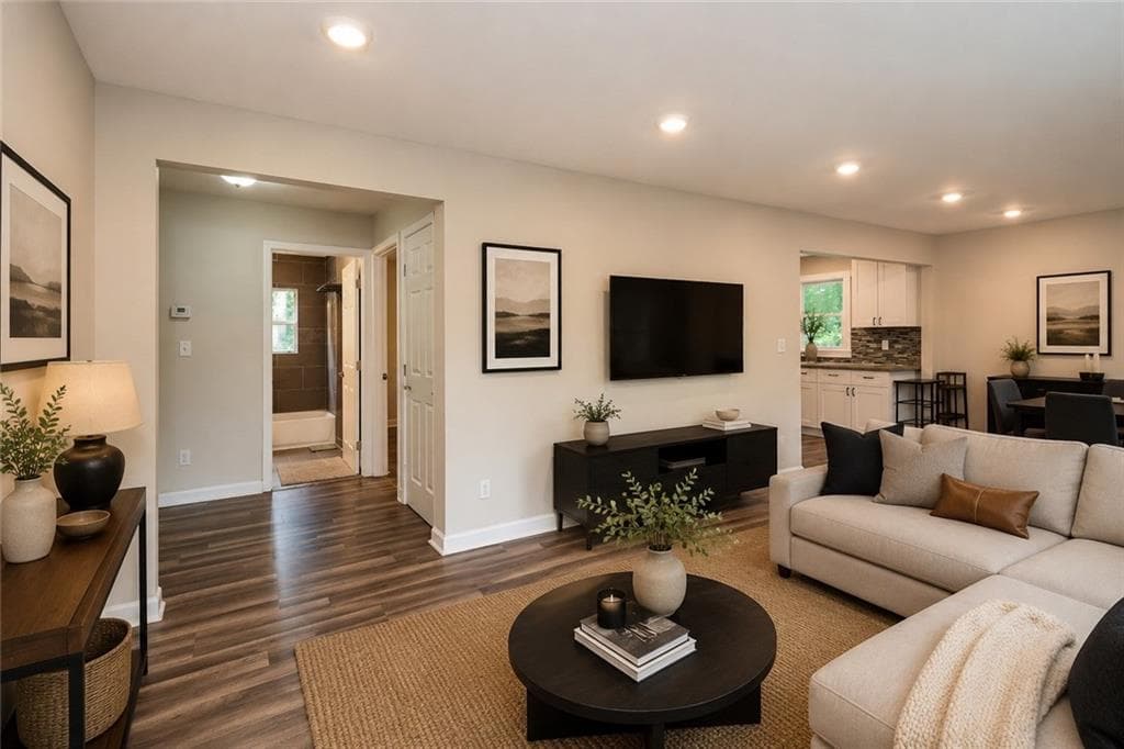 3 bedroom, 3 bathroom, 2,272 sq ft single family residence for sale at 90 Whitaker Circle, Atlanta, GA 30314 — photo 4